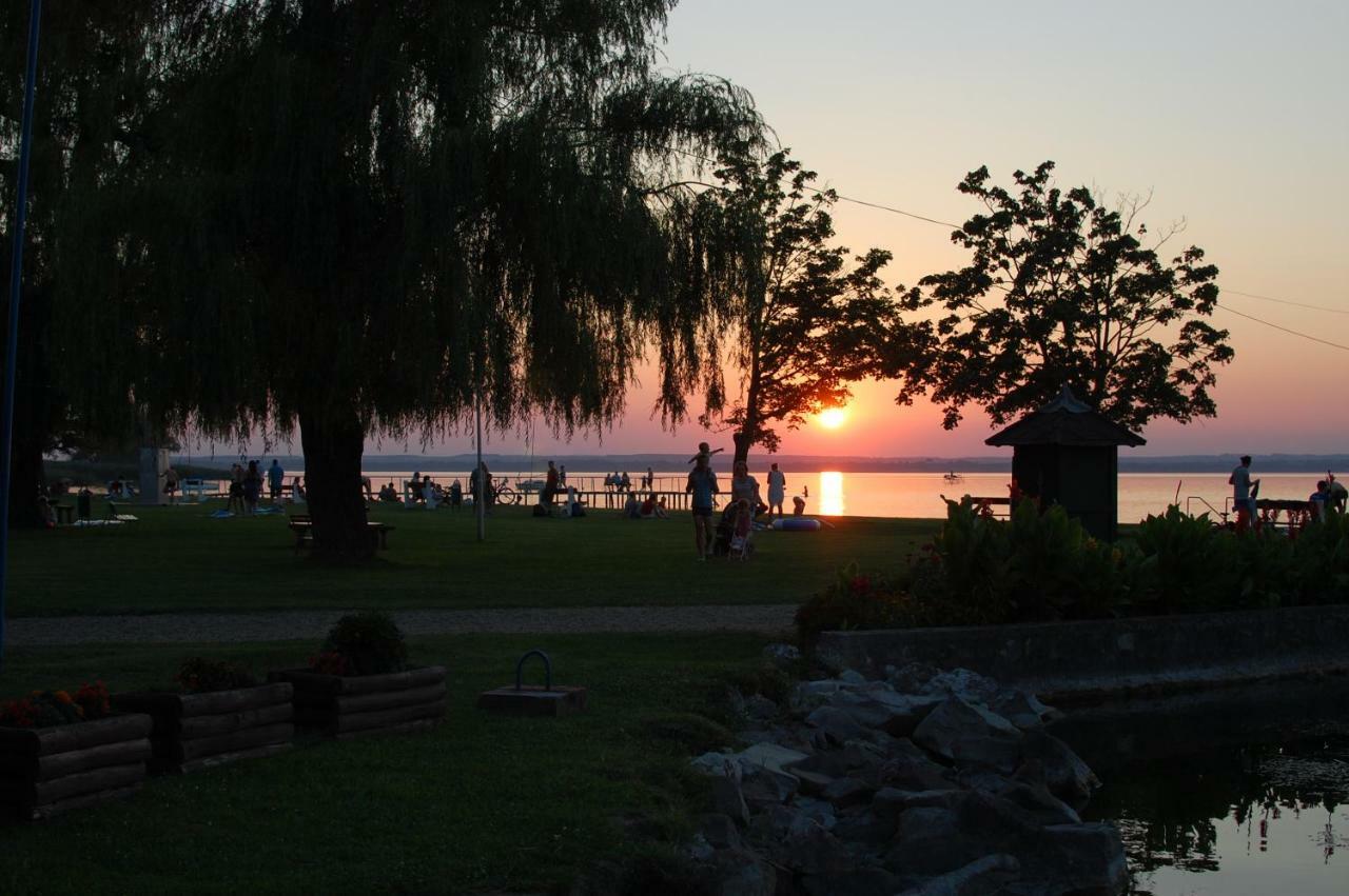 Lake House Farsang Balatonberény Екстериор снимка